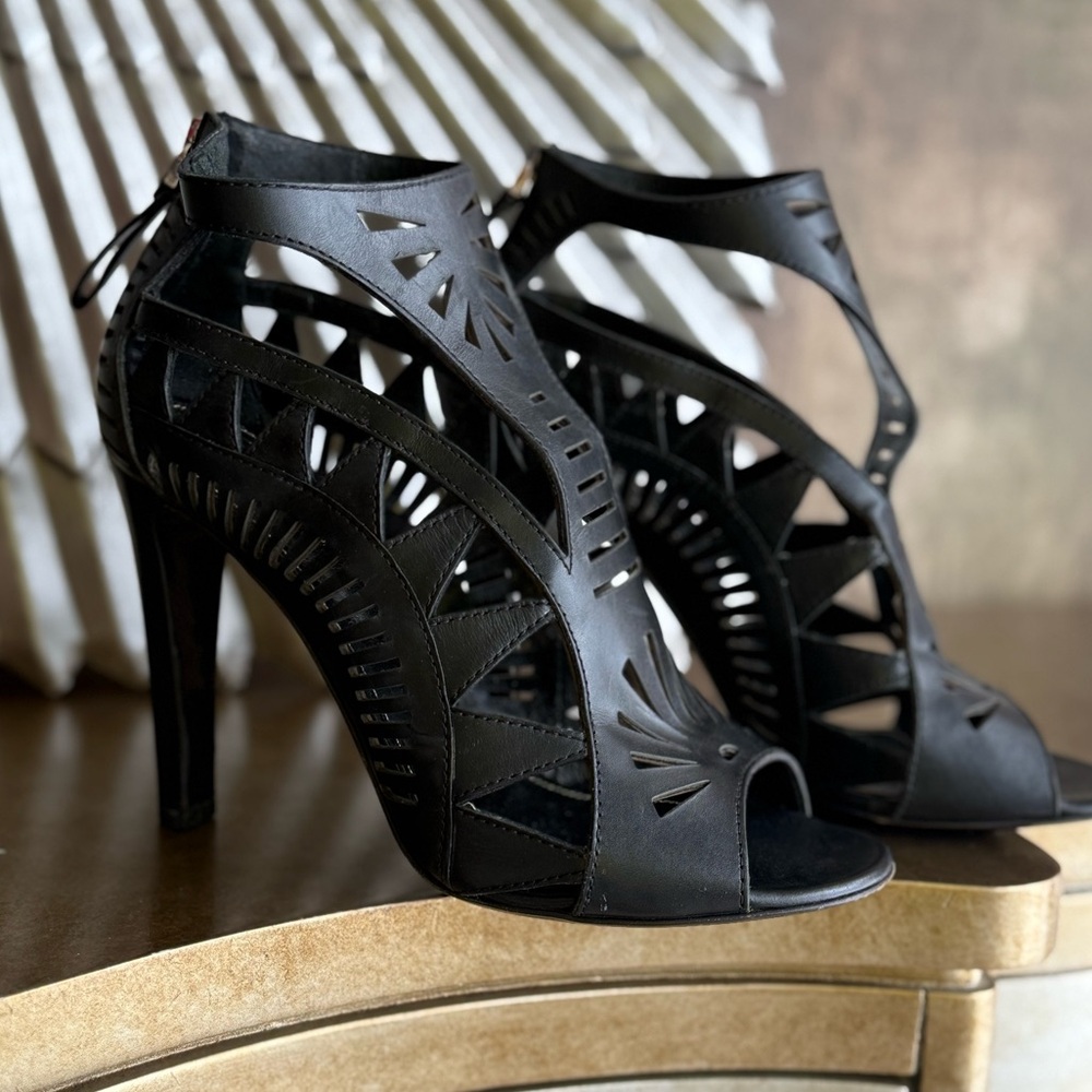 Leather laser cut sandals booties peep toe shoes black heels - Picture 12 of 12